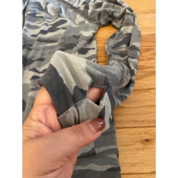 San Franciso City Lights, women's grey camouflage full zip, hooded sweater sz SM - Picture 5 of 11